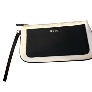 Nine West Two-Tone Wristlet black and white leather card slots pockets so cute